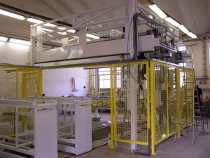 Podavače pro obsluhu lisu (HOFIMA - OL) full automated machine manipulate for automotive indastry